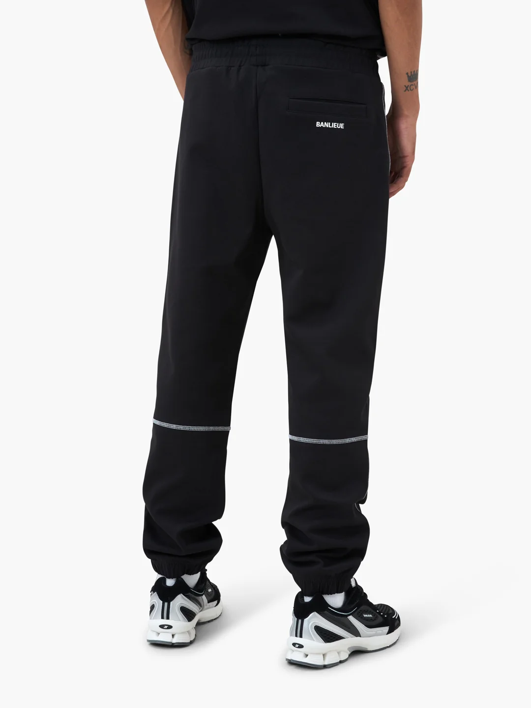 CONTRAST STITCH SWEATPANTS | BLACK / WHITE - Image 4