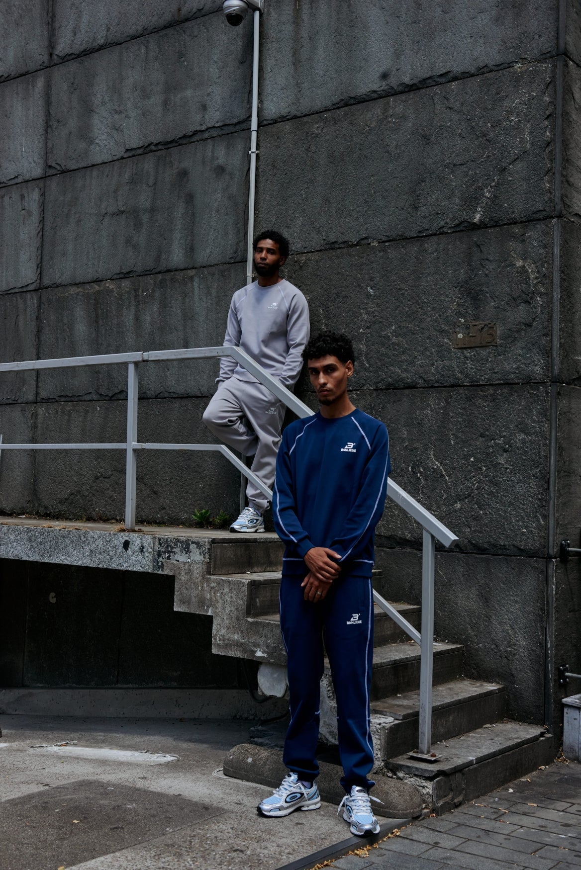 CONTRAST STITCH SWEATPANTS | NAVY / WHITE - Image 7